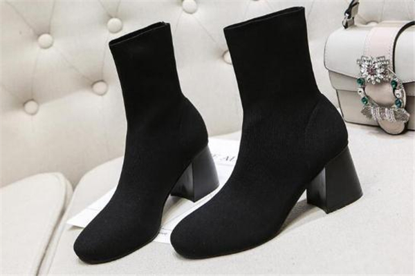 今年冬天流行什么短靴 輕松擁有迷人長腿 今年冬天流行什么短靴 輕松擁有迷人長腿