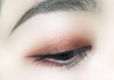 稚優(yōu)泉十色眼影畫法 稚優(yōu)泉十色眼影教程 稚優(yōu)泉十色眼影畫法 稚優(yōu)泉十色眼影教程