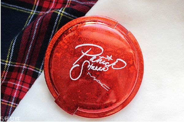 mac高光粉餅限量聯(lián)名是什么顏色 mac patrick starr聯(lián)名 mac高光粉餅限量聯(lián)名是什么顏色 mac patrick starr聯(lián)名