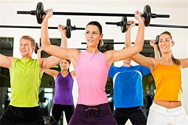 杠鈴操是有氧還是無氧 有氧無氧相結(jié)合 杠鈴操是有氧還是無氧 有氧無氧相結(jié)合