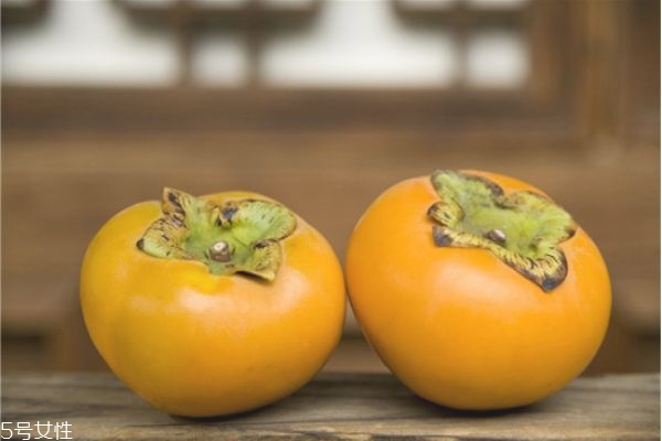 柿子里面黑色的是什么 柿子里的黑點