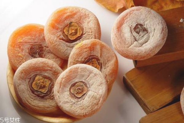 柿餅什么時候吃最好 柿餅保質(zhì)期多久 柿餅什么時候吃最好 柿餅保質(zhì)期多久