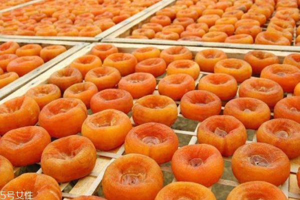 柿餅放久了可以吃嗎 柿餅可以放冰箱保存嗎 柿餅放久了可以吃嗎 柿餅可以放冰箱保存嗎