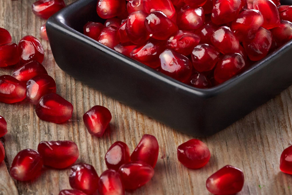 石榴紅口紅適合啥膚色 黃皮擦了顯白不突兀 石榴紅口紅適合啥膚色 黃皮擦了顯白不突兀