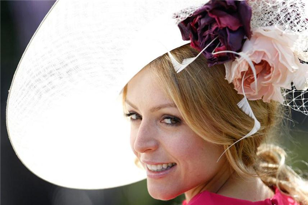 禮帽和爵士帽的區(qū)別 后者更加隨性 禮帽和爵士帽的區(qū)別 后者更加隨性