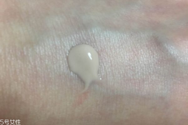 佰草集的妝前乳好用嗎 零毛孔神器