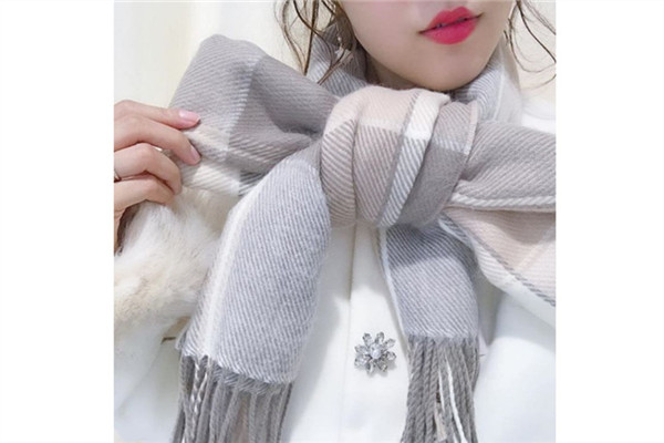 頸巾的系法圖解 這2種系法日本超流行 頸巾的系法圖解 這2種系法日本超流行