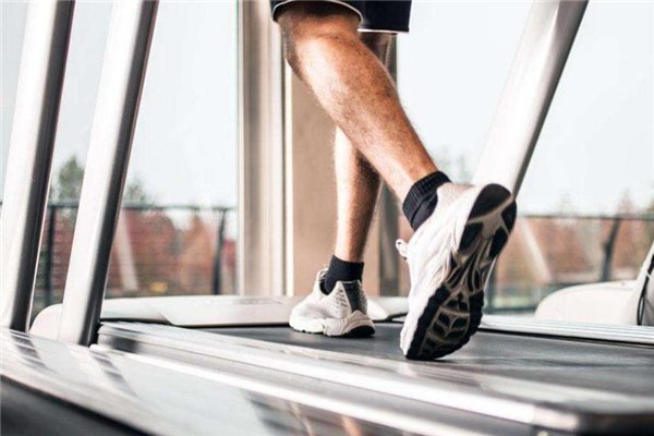 跑步機(jī)上慢走能減肥嗎 沒什么效果 跑步機(jī)上慢走能減肥嗎 沒什么效果