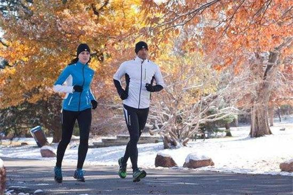冬天跑步要戴口罩嗎 看個人習慣 冬天跑步要戴口罩嗎 看個人習慣