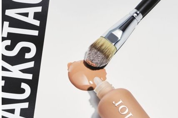 初學(xué)者化妝刷推薦 專(zhuān)業(yè)化妝師推薦的化妝刷