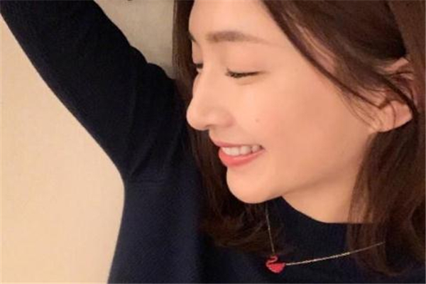 施華洛世奇紅天鵝項(xiàng)鏈多少錢 新年限量款 施華洛世奇紅天鵝項(xiàng)鏈多少錢 新年限量款