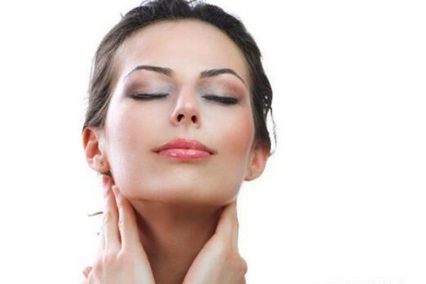 護(hù)膚品涂抹方法 這樣讓你的護(hù)膚品吸收加倍 護(hù)膚品涂抹方法 這樣讓你的護(hù)膚品吸收加倍