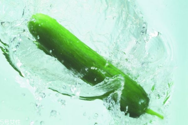 用什么敷臉可以補(bǔ)水 肌膚補(bǔ)水的最好方法 用什么敷臉可以補(bǔ)水 肌膚補(bǔ)水的最好方法