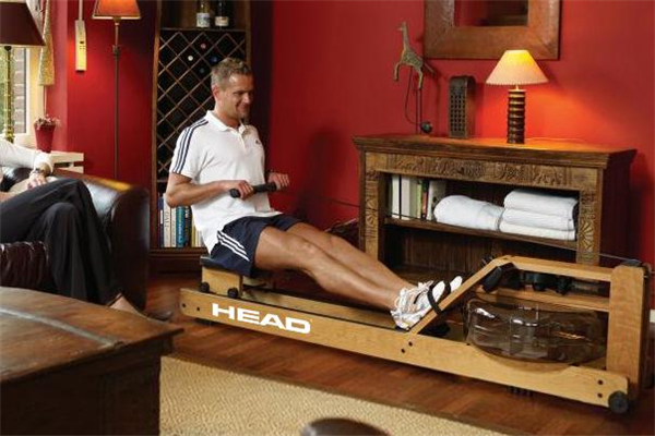 劃船機傷膝蓋嗎 姿勢一定要正確