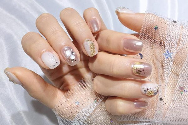 上班族新年美甲圖片 簡約漂亮美甲 上班族新年美甲圖片 簡約漂亮美甲