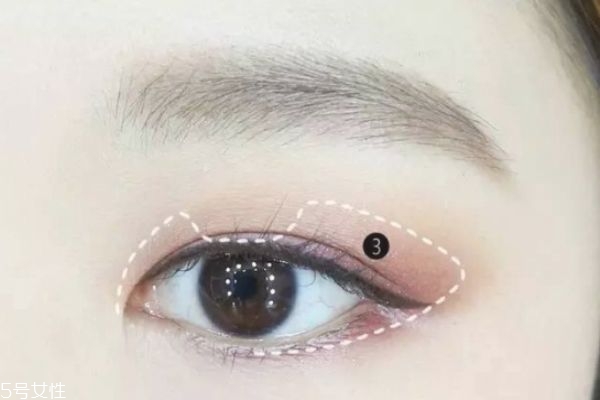 深棕色眼妝怎么畫(huà) 眼妝的畫(huà)法步驟教程 深棕色眼妝怎么畫(huà) 眼妝的畫(huà)法步驟教程