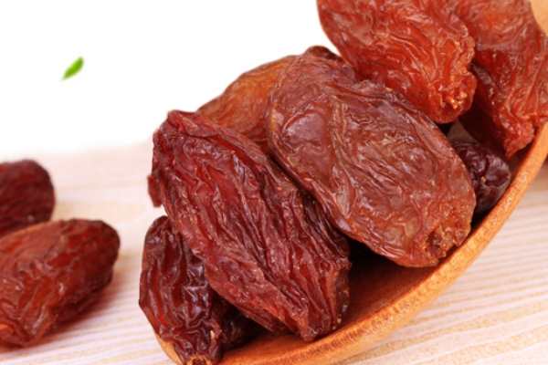 葡萄干能泡水喝嗎 有這個(gè)作用 葡萄干能泡水喝嗎 有這個(gè)作用