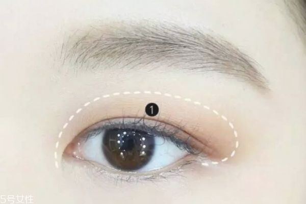 深棕色眼妝怎么畫(huà) 眼妝的畫(huà)法步驟教程 深棕色眼妝怎么畫(huà) 眼妝的畫(huà)法步驟教程