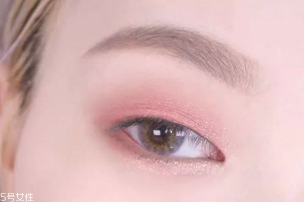 深棕色眼妝怎么畫(huà) 眼妝的畫(huà)法步驟教程 深棕色眼妝怎么畫(huà) 眼妝的畫(huà)法步驟教程