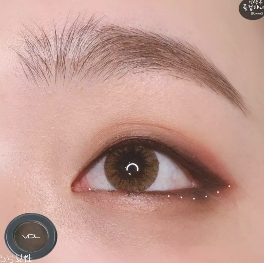 單眼皮小內(nèi)雙怎么畫(huà)眼妝 單眼皮眼妝基礎(chǔ)畫(huà)法