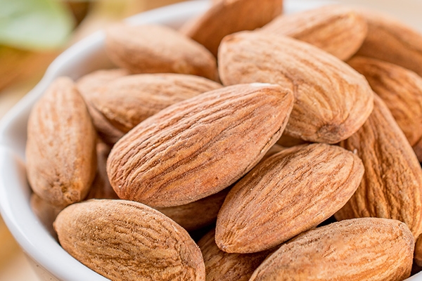 巴旦木是桃仁嗎 屬于扁桃仁 巴旦木是桃仁嗎 屬于扁桃仁