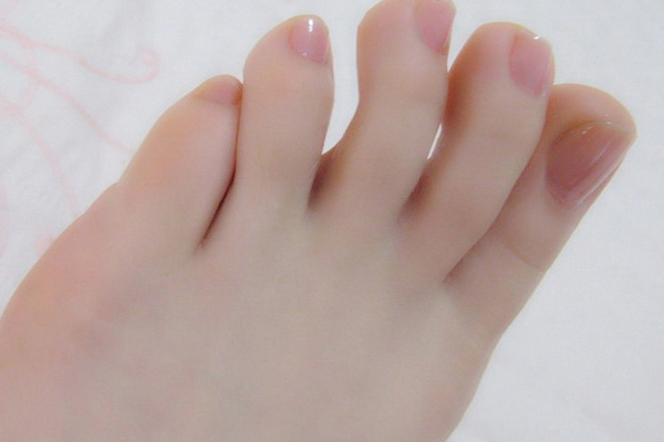 足部皮膚干裂用什么護(hù)足霜 這么挑才管用 足部皮膚干裂用什么護(hù)足霜 這么挑才管用