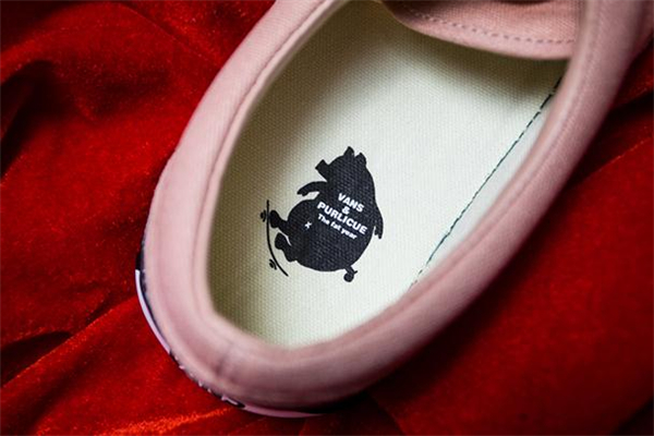 vans豬年限定價(jià)格 和常規(guī)款差不多 vans豬年限定價(jià)格 和常規(guī)款差不多