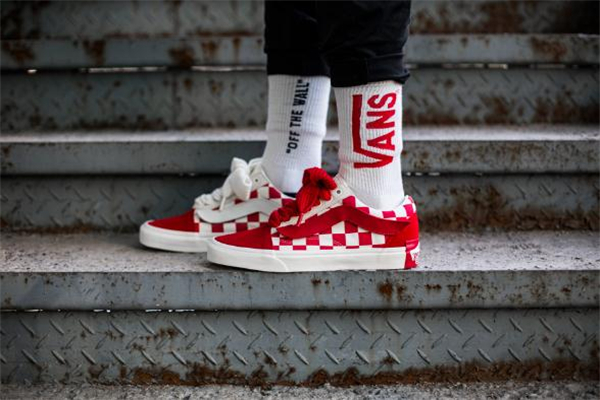 vans豬年限定價(jià)格 和常規(guī)款差不多 vans豬年限定價(jià)格 和常規(guī)款差不多