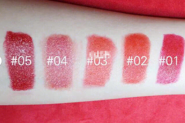 美寶蓮新年惹火口紅全部試色 5支美寶蓮新年惹火系列口紅 美寶蓮新年惹火口紅全部試色 5支美寶蓮新年惹火系列口紅