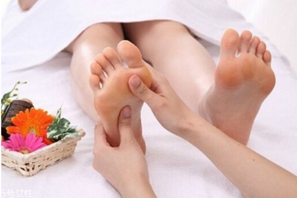 腳底按摩也能助你輕松減肥 腳底按摩也能助你輕松減肥