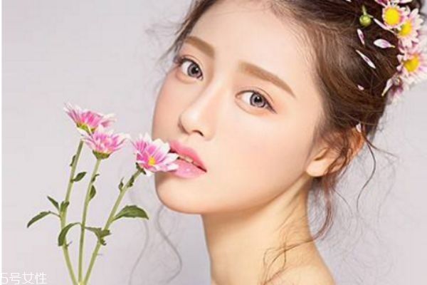 韓式三點(diǎn)是埋線嗎 韓式三點(diǎn)定位能撐幾年 韓式三點(diǎn)是埋線嗎 韓式三點(diǎn)定位能撐幾年