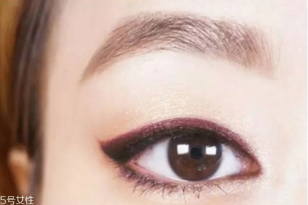 單眼皮小內(nèi)雙怎么畫(huà)眼妝 單眼皮眼妝基礎(chǔ)畫(huà)法