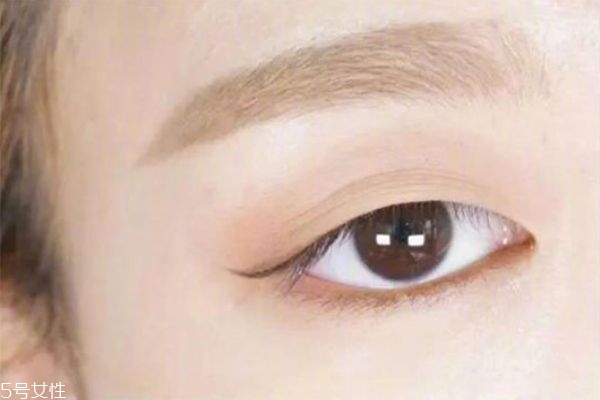 單眼皮小內(nèi)雙怎么畫(huà)眼妝 單眼皮眼妝基礎(chǔ)畫(huà)法