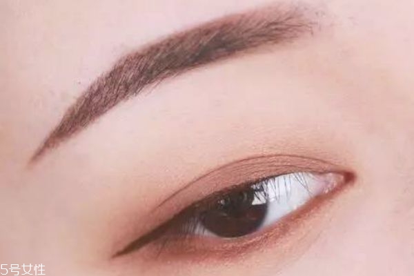 深棕色眼妝怎么畫(huà) 眼妝的畫(huà)法步驟教程 深棕色眼妝怎么畫(huà) 眼妝的畫(huà)法步驟教程