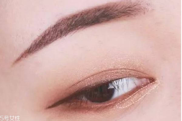 深棕色眼妝怎么畫(huà) 眼妝的畫(huà)法步驟教程 深棕色眼妝怎么畫(huà) 眼妝的畫(huà)法步驟教程