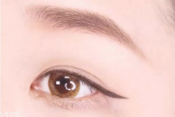 單眼皮小內(nèi)雙怎么畫(huà)眼妝 單眼皮眼妝基礎(chǔ)畫(huà)法