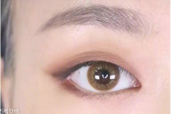 深棕色眼妝怎么畫(huà) 眼妝的畫(huà)法步驟教程 深棕色眼妝怎么畫(huà) 眼妝的畫(huà)法步驟教程