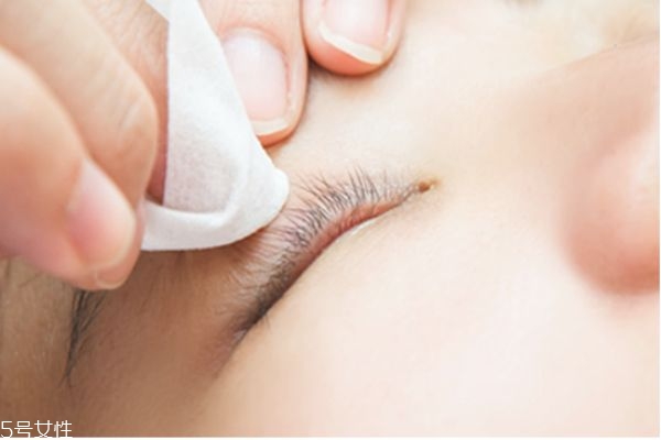 嫁接睫毛怎么保持更長時(shí)間 嫁接睫毛的詳細(xì)步驟