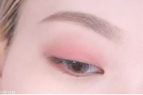 深棕色眼妝怎么畫(huà) 眼妝的畫(huà)法步驟教程 深棕色眼妝怎么畫(huà) 眼妝的畫(huà)法步驟教程