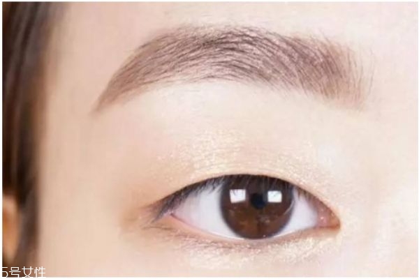 單眼皮小內(nèi)雙怎么畫(huà)眼妝 單眼皮眼妝基礎(chǔ)畫(huà)法