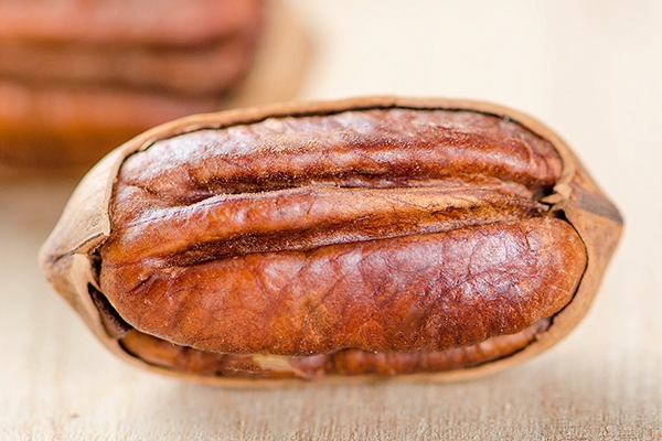 碧根果好還是核桃好 前者營(yíng)養(yǎng)價(jià)值更高 碧根果好還是核桃好 前者營(yíng)養(yǎng)價(jià)值更高