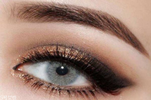 如何畫深邃眼妝 深邃眼妝畫法 如何畫深邃眼妝 深邃眼妝畫法