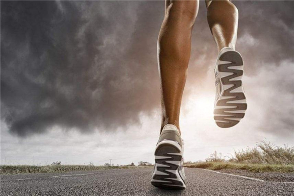 慢跑膝蓋疼是怎么回事 骨頭磨損所致 慢跑膝蓋疼是怎么回事 骨頭磨損所致