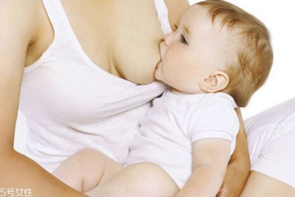 寶寶吃母乳的好處 母乳喂養(yǎng)對媽媽的好處 寶寶吃母乳的好處 母乳喂養(yǎng)對媽媽的好處