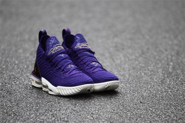 耐克lbj詹姆斯16怎么清洗 鞋面要注意 耐克lbj詹姆斯16怎么清洗 鞋面要注意