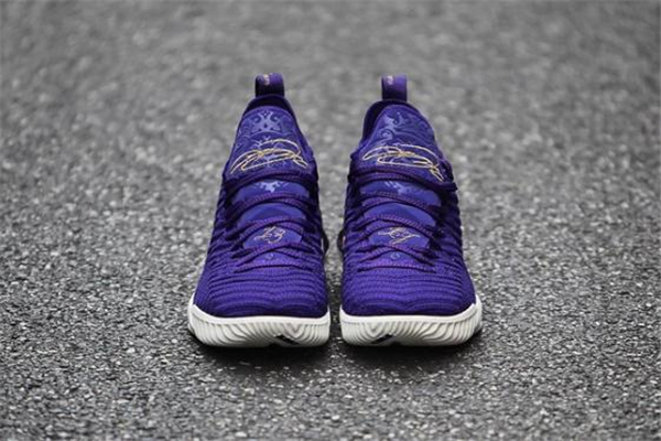 耐克lbj詹姆斯16怎么清洗 鞋面要注意 耐克lbj詹姆斯16怎么清洗 鞋面要注意