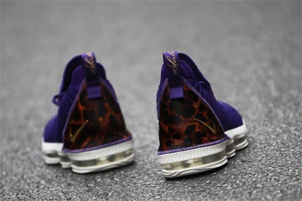 耐克lbj詹姆斯16怎么清洗 鞋面要注意 耐克lbj詹姆斯16怎么清洗 鞋面要注意