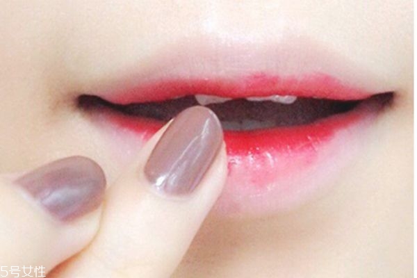 如何畫深邃眼妝 深邃眼妝畫法 如何畫深邃眼妝 深邃眼妝畫法