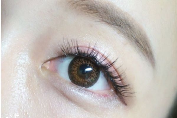 紅色眼影妝容教程 教你混血妝容教程 紅色眼影妝容教程 教你混血妝容教程