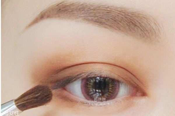 如何畫深邃眼妝 深邃眼妝畫法 如何畫深邃眼妝 深邃眼妝畫法